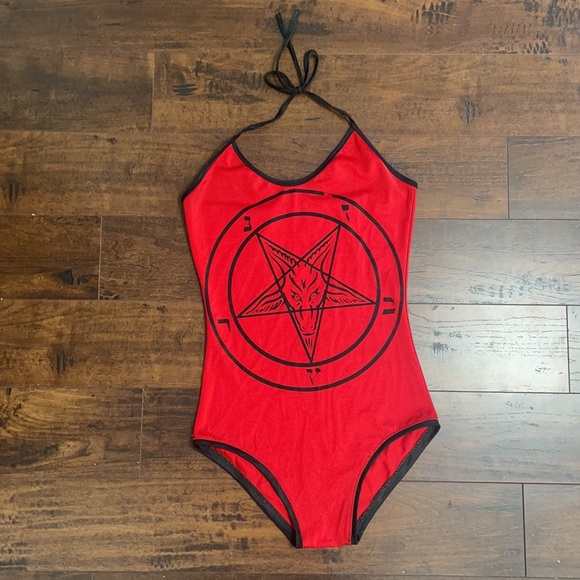 Black & Red Pentagram Bodysuit - Picture 4 of 4